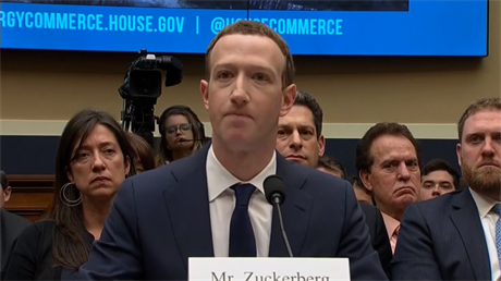 Mark Zuckerberg vypovídá ped snmovním výborem (11. dubna)