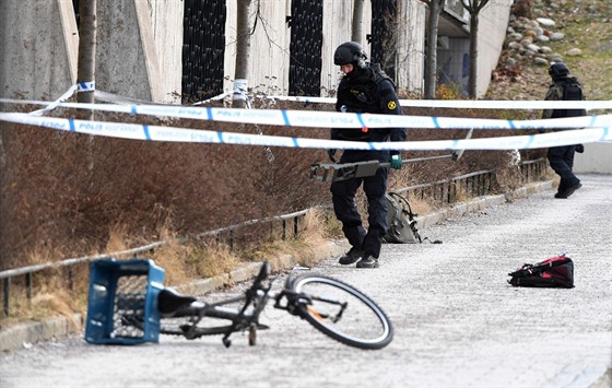 Stockholmské předměstí Varby Gard, kde výbuch granátu zabil 63letého Daniela...