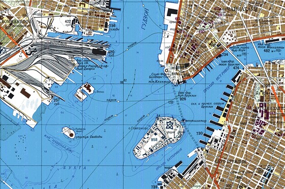 Sověti byli pečliví: takhle detailně zmapovali New York (vpravo) a přístavní...