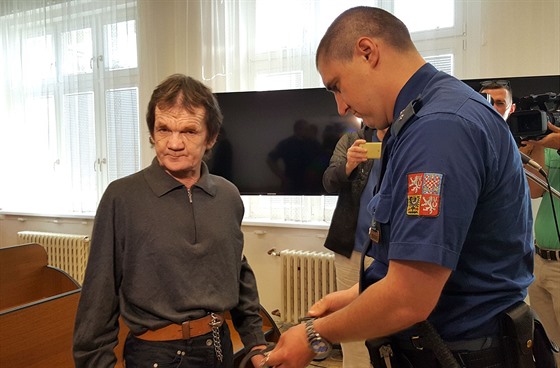 Z vraždy obžalovaný Miroslav Janič (vlevo) je podle svědků pracovitý a manuálně...