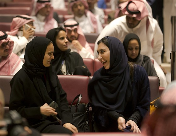 V Saúdské Arábii se po ptaticeti letech slavnostn otevelo první kino....