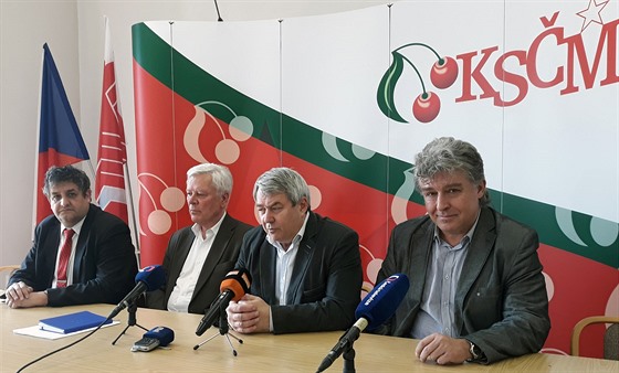 Dosavadní vedení KSM. V sobotu v Nymburku si strana zvolí nové.