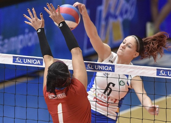 Zleva Andrea Kossányiová z Prost�jova a Klára Vyklická z Brna.