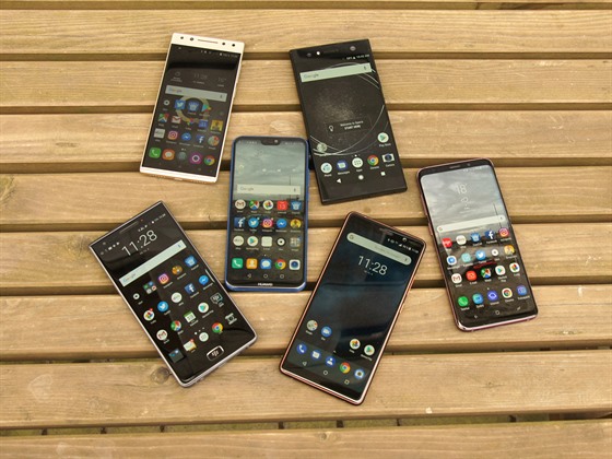 Designov originální smartphony: Alcatel 5, Huawei P20 lite, Nokia 7 Plus, Sony...