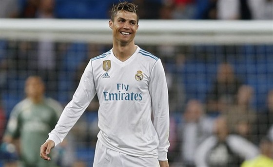 Cristiano Ronaldo z Realu Madrid se usmívá po vstřelení vyrovnávací branky v...