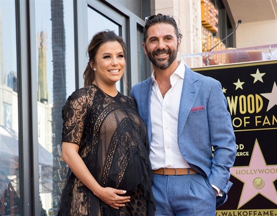 Eva Longoria a její manžel Jose Baston (Los Angeles, 16. dubna 2018)