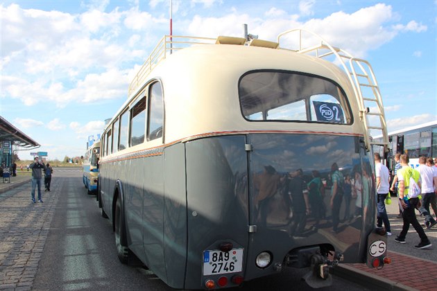 Velký den pro fanouky autobus