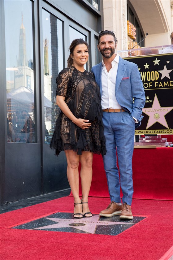 Eva Longoria at '15 Años Bambu X 15 Estrellas Michelin' Photocall – WWD