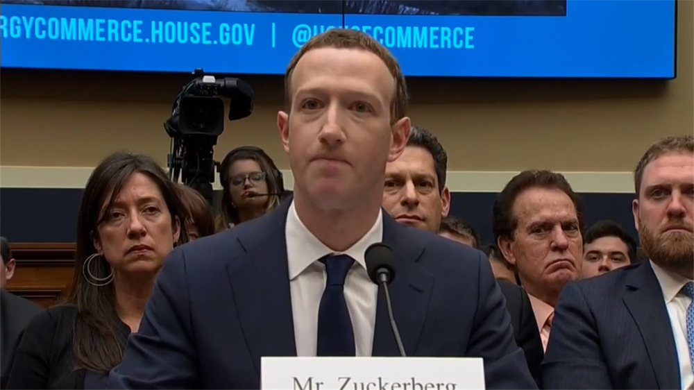 Mark Zuckerberg vypovídá ped snmovním výborem (11. dubna)