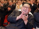 Severokorejský vdce Kim ong-un s manelkou Ri Sol-u na pedstavení ínského...