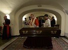 Z vatikánské baziliky sv. Petra vyzdvihli ostatky kardinála Josefa Berana k...