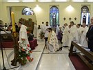 Z vatikánské baziliky sv. Petra vyzdvihli ostatky kardinála Josefa Berana k...