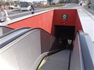 Dvojice schod pi výstupu ze stanice metra Nádraí Veleslavín je ji nyní...