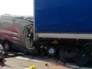 Nehoda dodávky a kamionu uzavela Praský okruh u Jesenice. idi dodávky na...