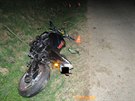 Motocyklista pi nehod utrpl tk zrann.