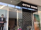 Obchod s oblečením v OC v Letňanech, kde muž zavraždil prodavačku. (11.4.2018)