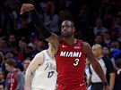 Dwyane Wade (3) z Miami oslavuje svou trefu proti Philadelphii.