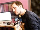 Radim Genev hraje s Xindlem na basu a desku Sexy Exity také produkuje.