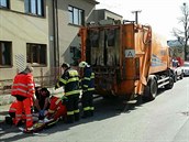 Místo smrtelného zran�ní obsluhy popelá�ského vozu v Chocni.