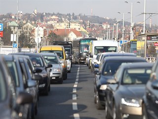 Kolony v Praze během dočasného uzavření tunelu Blanka. (11. dubna 2018)