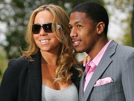 Zpěvačka Mariah Carey s o jedenáct let mladším exmanželem Nickem Cannonem.