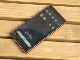 To Nokia 7 Plus jde moderní cestou, by ne za kadou cenu. Hlavním prvkem je tu...