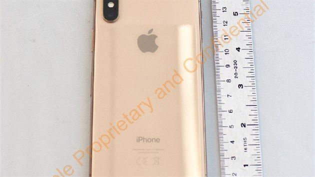iPhone X ve zlat verzi