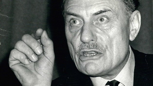 Britsk konzervativec Enoch Powell na snmku z roku 1977