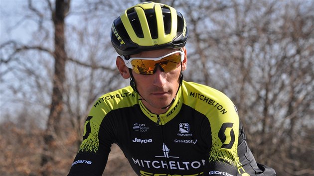 Cyklista Roman Kreuziger v barvch australsk stje Mitchelton-Scott.