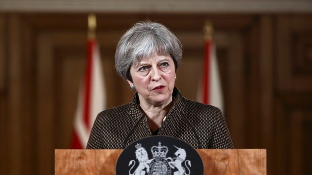 Britská premiérka Theresa Mayová během tiskové konference týkající se leteckých náletů na Sýrii (14. dubna 2018)
