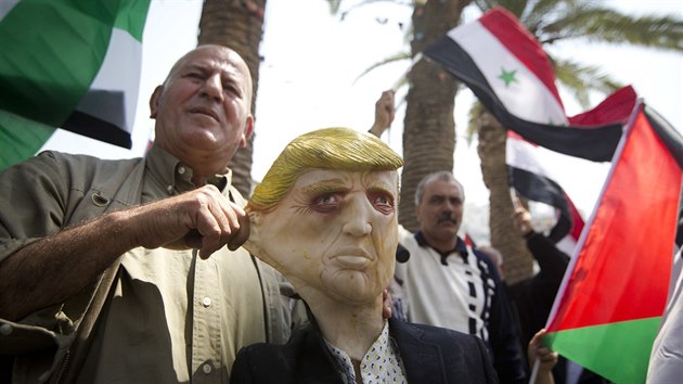 Palestinci protestuj proti americkmu prezidentovi Donaldu Trumpovi a...