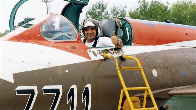 Oldřich Pelčák v MiGu-21 v době, kdy létal jako zkušební pilot v Leteckém výzkumném ústavu ve Kbelích