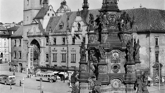 Olomouck radnice s pvodnm orlojem v roce 1938