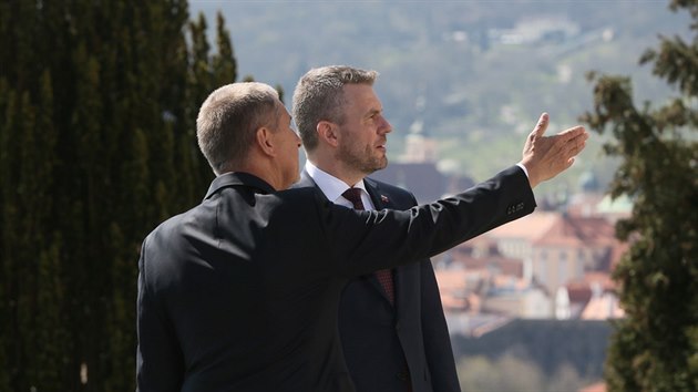 Premiér v demisi Andrej Babiš přijal 11. dubna 2018 v pražské Kramářově vile nového premiéra Slovenska Petera Pellegriniho.