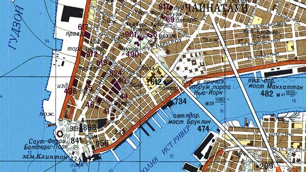 Newyorský Manhattan na detailní sovětské mapě.