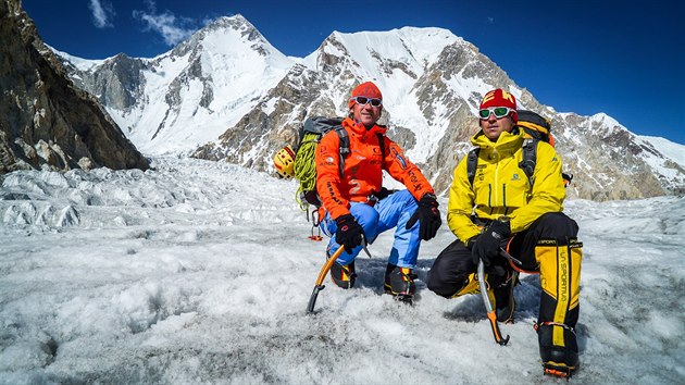 Marek Holeček a Tomáš Petreček pod horou Gasherbrum I