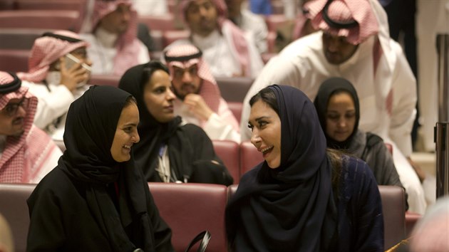 V Saúdské Arábii se po pětatřiceti letech slavnostně otevřelo první kino. Promítala se marvelovka Černý panter. (18. dubna 2018)