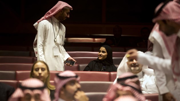 V Saúdské Arábii se po pětatřiceti letech slavnostně otevřelo první kino. Promítala se marvelovka Černý panter. (18. dubna 2018)