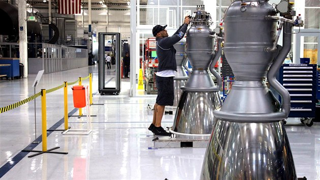 Motor Merlin 1D ve výrobním závod firmy SpaceX v kalifornském Hawthornu