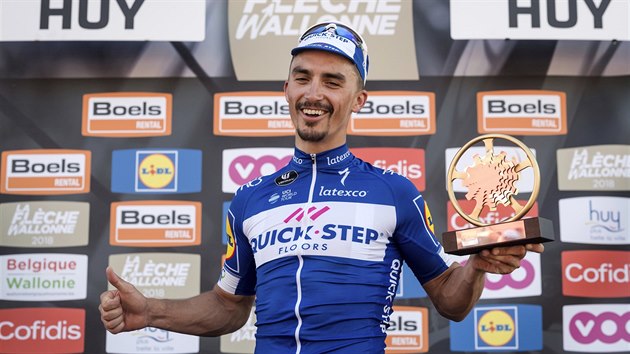 S TROFEJ. Julian Alaphilippe slav vhru na Valonskm pu.