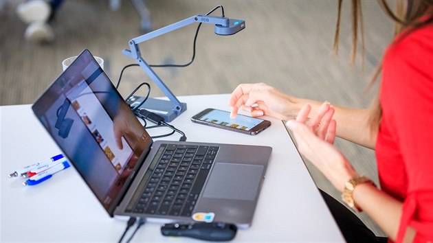 Anna Ukhanov, vzkumnice spolenosti Google specializujc se na strojov uen a umlou inteligenci