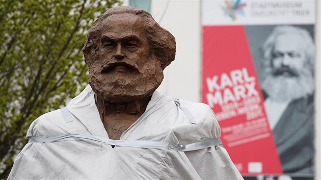 Socha Karla Marxe v německém Trevíru (13. 4. 2018)