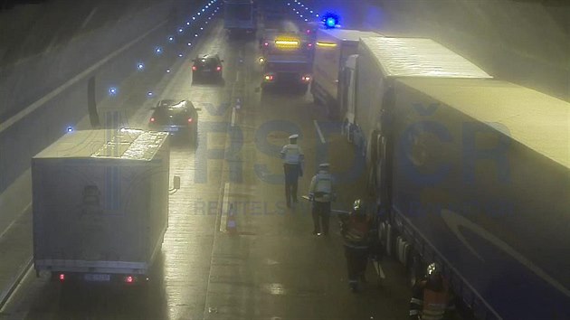 Nehoda t kamionu v Lochkovskm tunelu.(16.4.2018)