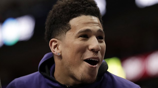 Devin Booker z Phoenixu se dobe bav.