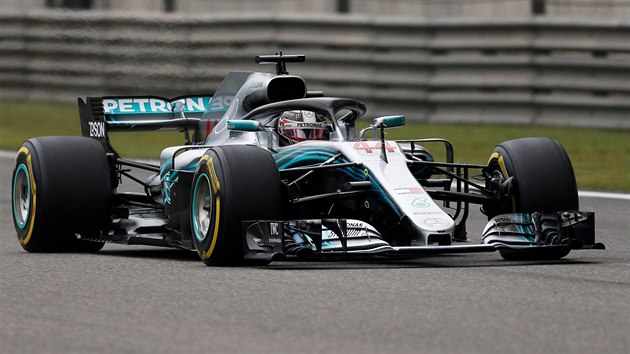 Lewis Hamilton bhem kvalifikace na Velkou cenu ny