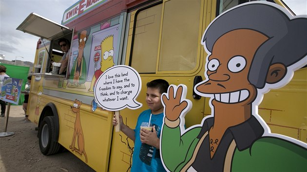 Pojízdné občerstvení inspirované postavou indického přistěhovalce Apua a jeho obchodu Kwik-E-Mart ze seriálu Simpsonovi (15. března 2015)