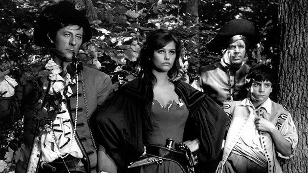 Jean Rochefort, Claudia Cardinalová, Jess Hahn a Alain Dekok ve filmu Cartouche (1962)