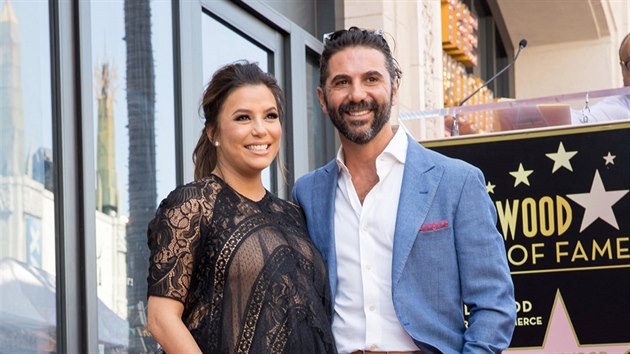 Eva Longoria a její manžel Jose Baston (Los Angeles, 16. dubna 2018)