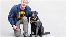 Mstislav Schweiner u� p�es t�icet let nevidí, to mu ale nikdy nebylo p�eká�kou...