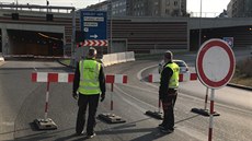 Kolony v Praze bhem doasného uzavení tunelu Blanka (11. dubna 2018).